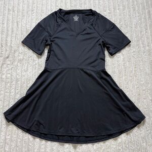 Copper Life Women's Black Athletic Top size Medium Stretch Pull On Solid Short